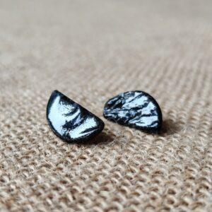 Czarne kolczyki sztyfty